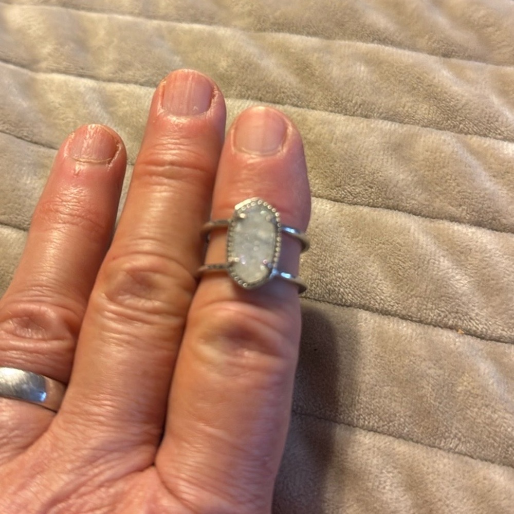 Kendra Scott Ring - Picture 2 of 7